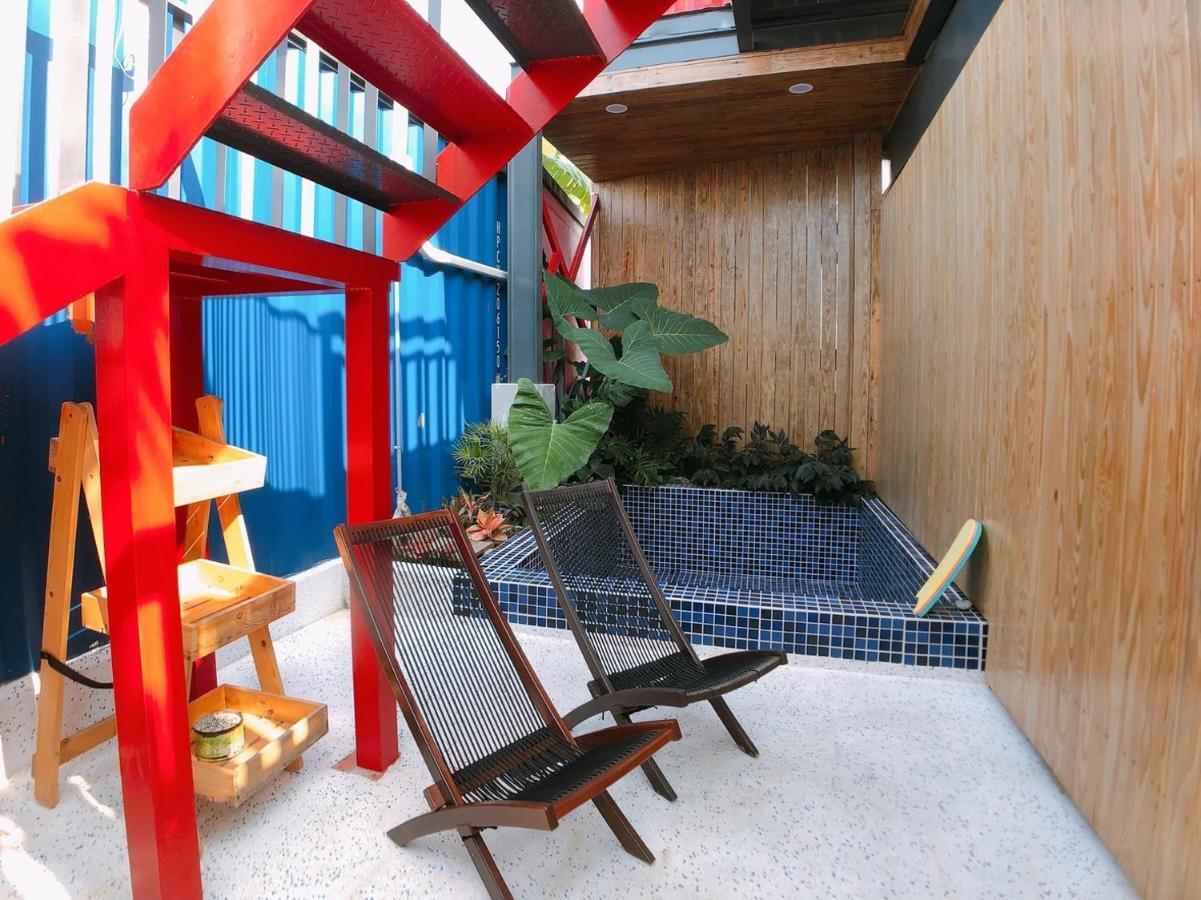 Little Ryukyu Hermit Crab Homestay Сяолюцю Екстер'єр фото